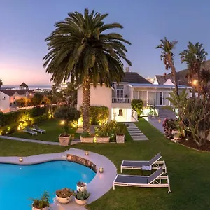 https://the-clarendon-villa-fresnaye.hotels-capetown.com