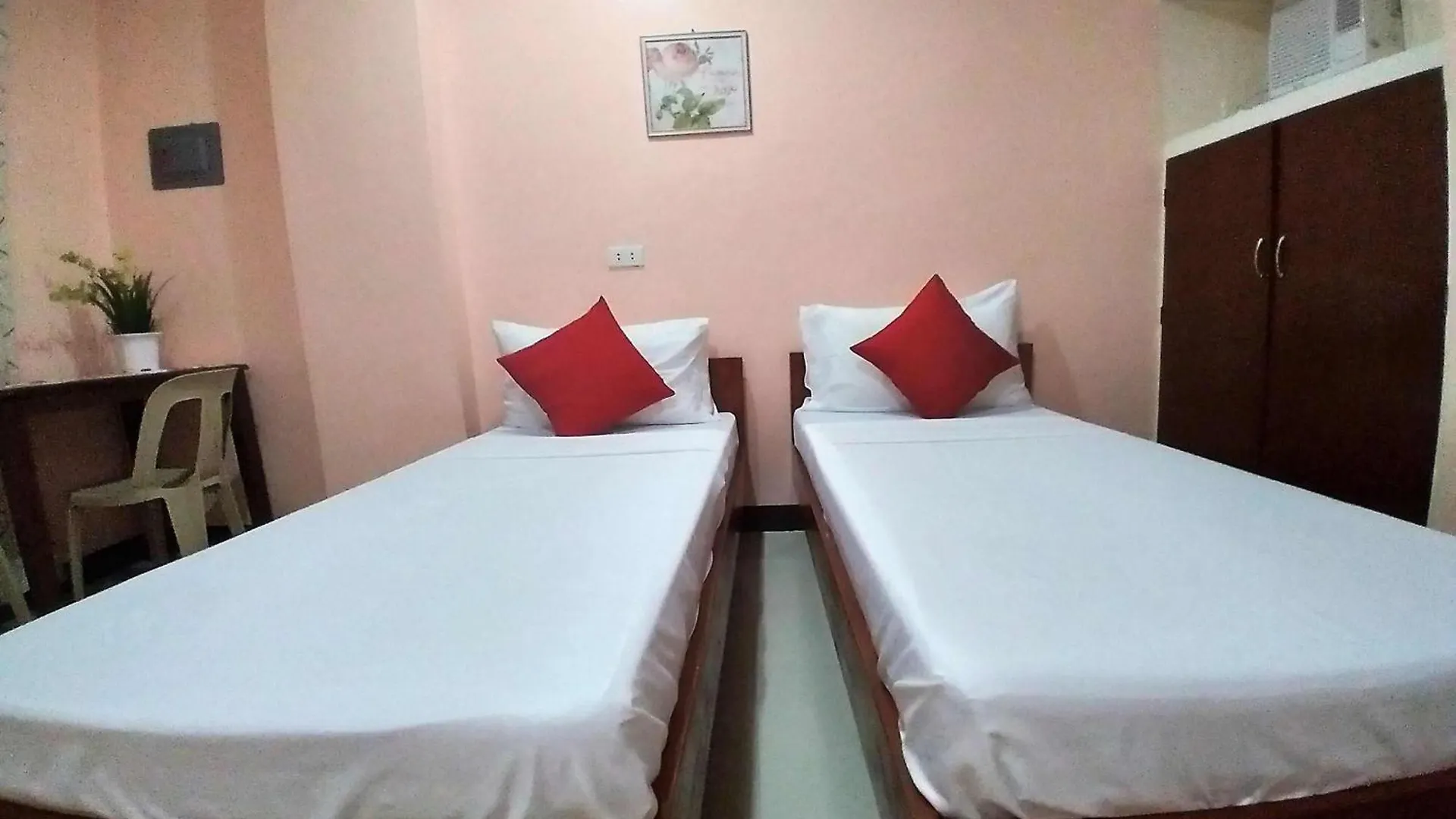 Hotel Super Oyo 604 Chateau Cinco Dormitel Davao
